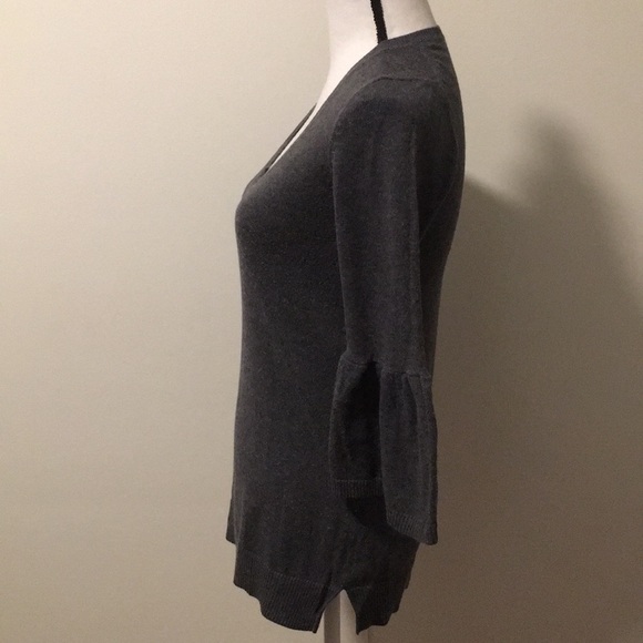 Gap grey cashmere blend bell sleeve v-neck sweater - Picture 3 of 5